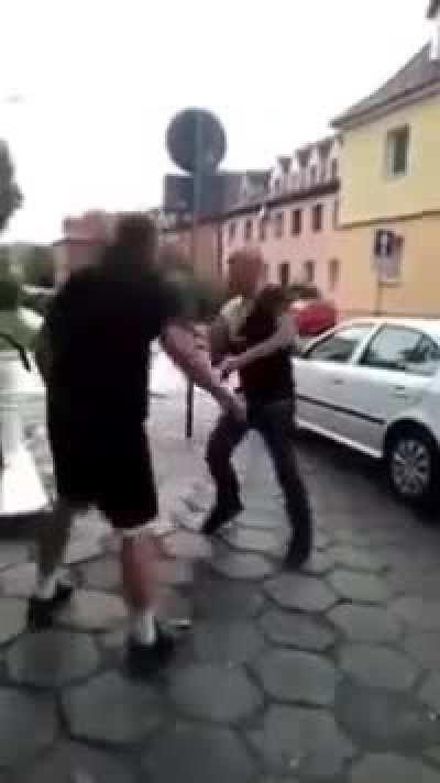 Bullying a homeless person goes not according to plan