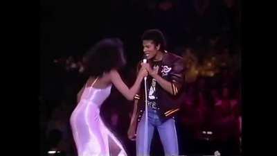 Diana Ross singing Upside Down, with a fan who jumped on the stage :) 1981