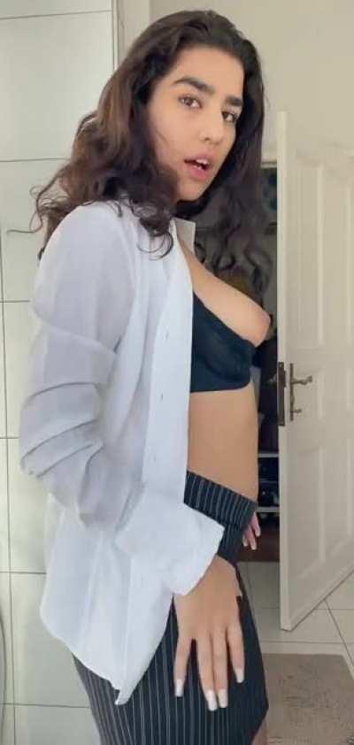 If I worked in your office, we could take bathroom breaks like this together