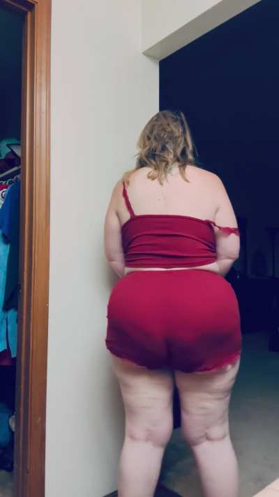 My ass is big and beautiful, but my belly is where the magic happens; bloated and dominate&hellip;all for you 😈