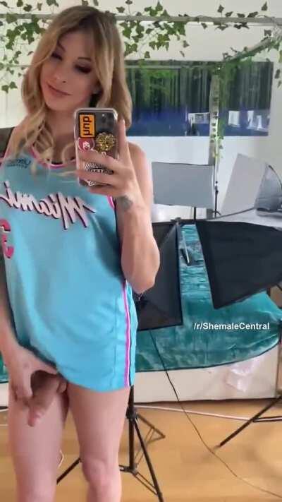 Id be happy too if I looked like that