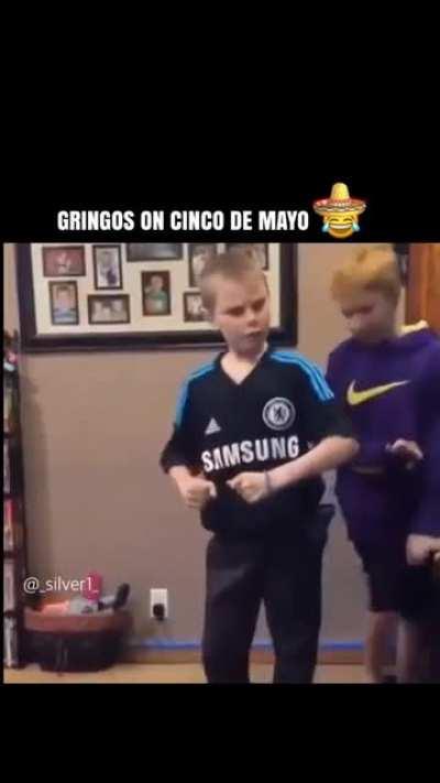 Gringos festejando el 5 de Mayo