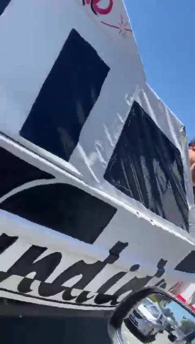 Un Saludo para Kicillof que se va