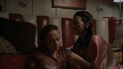 Anna Faris & Angela Bettis - May (2002)