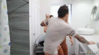 LaSirena69 & Kayla Kayden - Two's Cumpany, Threesome's A Crowd: Part 2