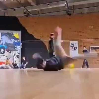 Брейк Дэнс джентльмены.