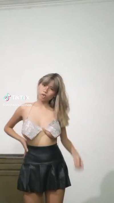 A Perfect Fit ☺ [araaaasalinas]