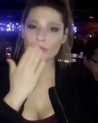 She even wowed the bartender