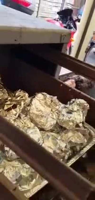 Churrasquinho na gaveta.