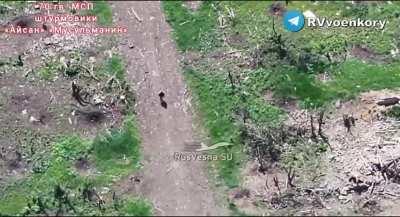 RU POV: Small Motorcycle assault in Robotyne. The Russian Soldiers almost dies multiple times