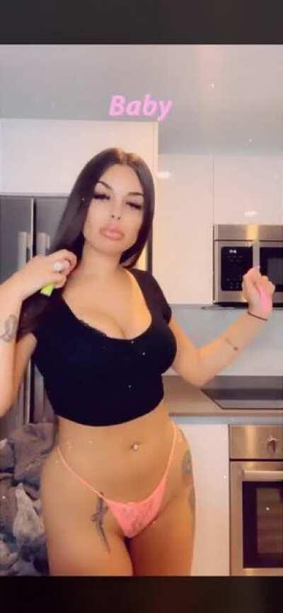 Twerk and Vibe With Aliza Jane