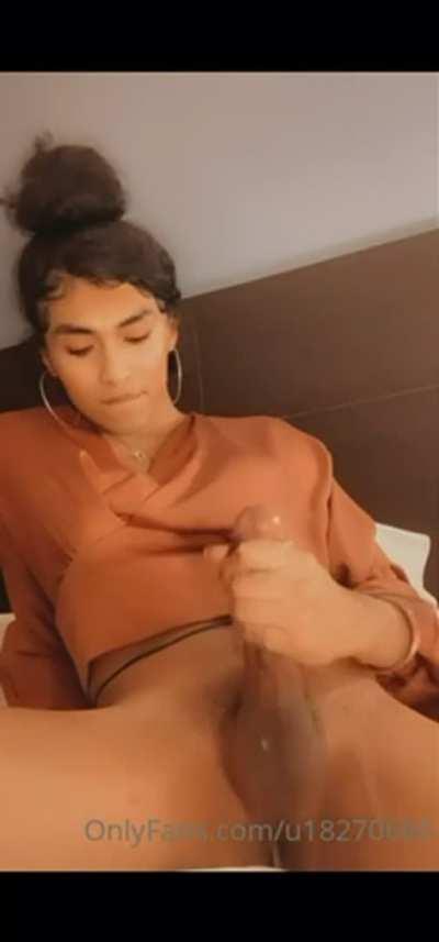 I love cumming all over my body 🥵💦 Do you ?