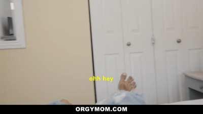 Horny Step Mom Wants to Get Impregnated by Her Stepson - Subtitles