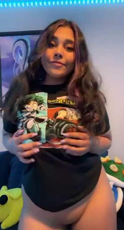 Where are the men that likes Latinas with big boobs?