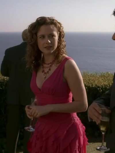 In a pink dress (Six Feet Under S5E1)