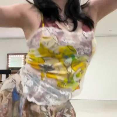 I think I'm starting to become addicted to Billie Eilish