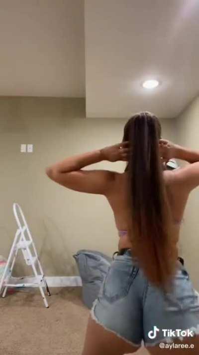 Moving Day Dance 🤗 [@aylaree.e]