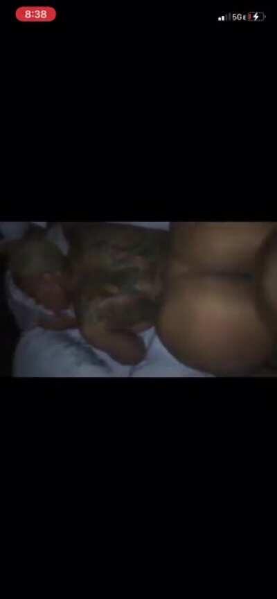 Bunz4ever getting her back clapped