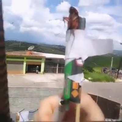 Nunca mais entra na casa do Vladimir. Tché, Tché, Tché