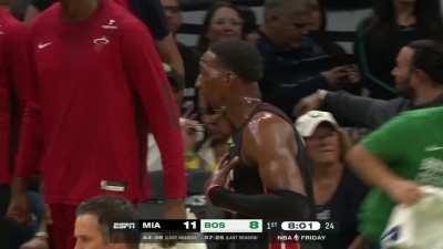 [Highlight] Bam Adebayo yams it on the 7'2 Kristaps Porziņģis