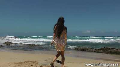 Hotkinkyjo in sparkling scales dress take wine bottle in butthole & anal prolapse at the beach