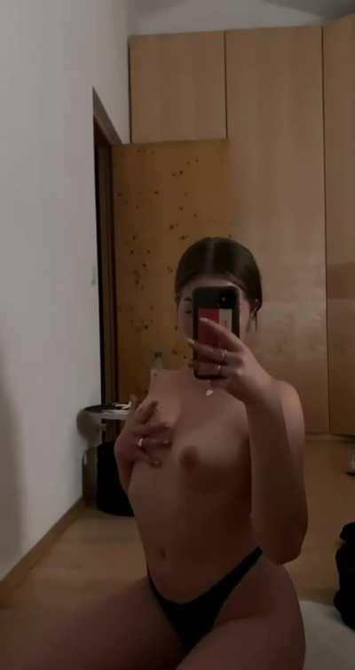 I want to let one lucky Redditor cum on my ass multiple times 😜