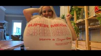 Have a super day (@madzisstacked)