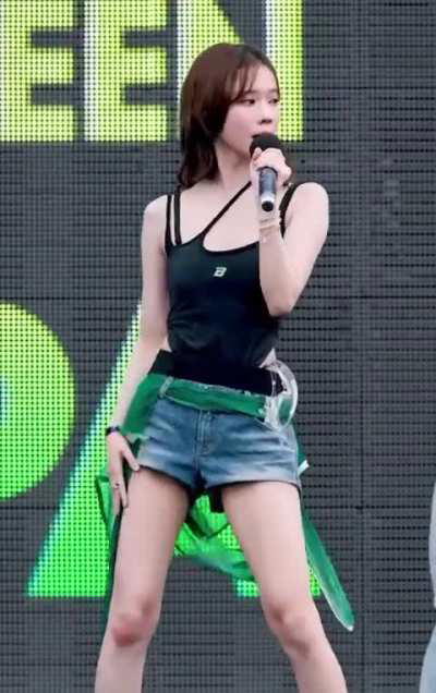 How can you not get horny for Winter? 🤤