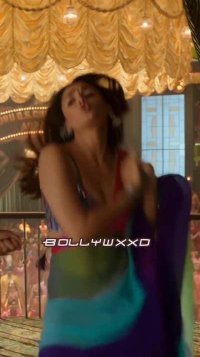 Alia bhatt yummy boobs 