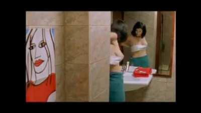 ENF Ludmila Ruoso's Clothes Keep Disappearing - Nue Comme Un Verre (2003)