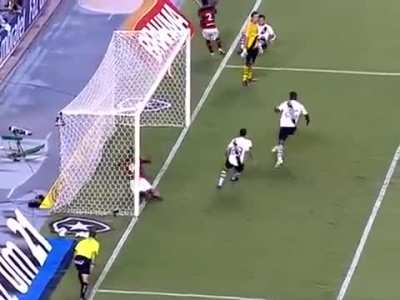 Flamengo x Vasco: o gol perdido do David