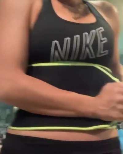 She got a tight ass waist☺️