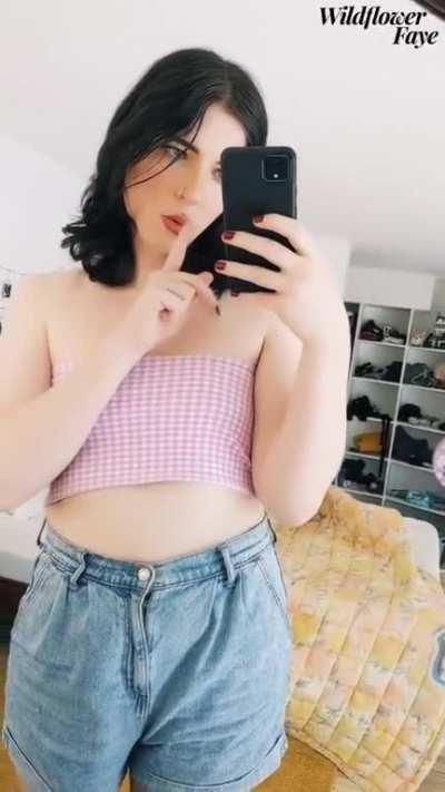 Don't tell anyone what I'm hiding, ok?🤫