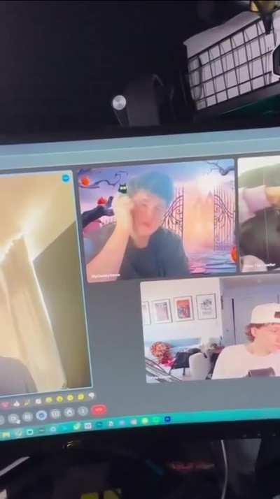 Zoom calls are getting crazy Fr 