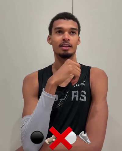 First sign of Alzheimer with Wemby 😞😞. He was Human after all…