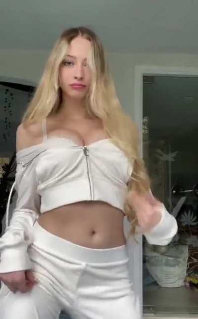 Sophia tiktok dance 8