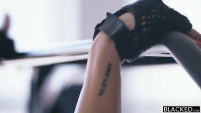 Nicole Aniston showing off her fit PAWG body.