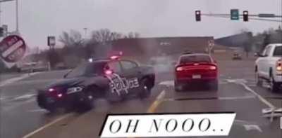 Officer arrives at the scene of an accident in remarkable time