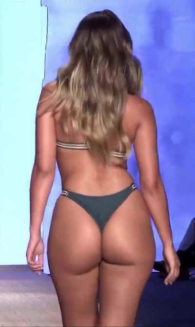 Sofia Jamora's god-tier Ass