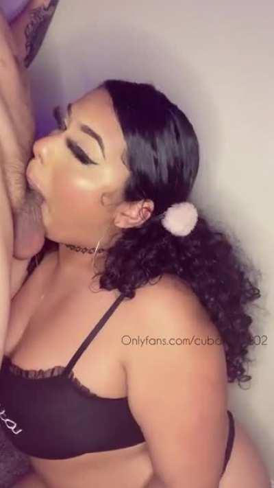 Such a good girl sucking daddy’s cock 💦