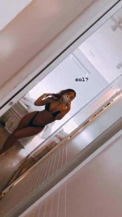 Carol Fernandes ( @Carolinabf )