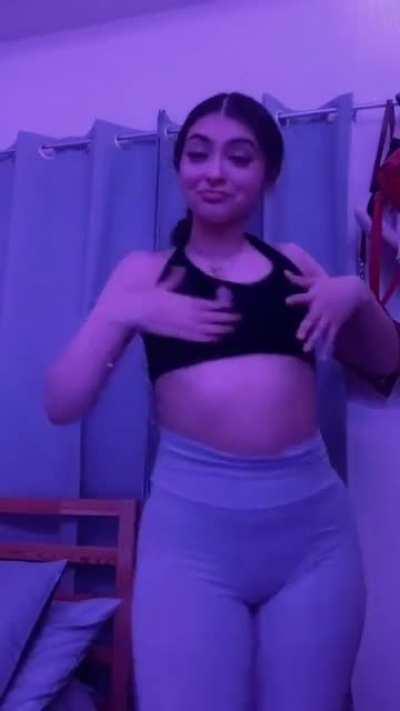 that fat ass owns me😩