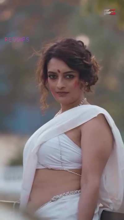 June aunty r boro dudu, govir navi, shundor bogol r ektu nyakamo.