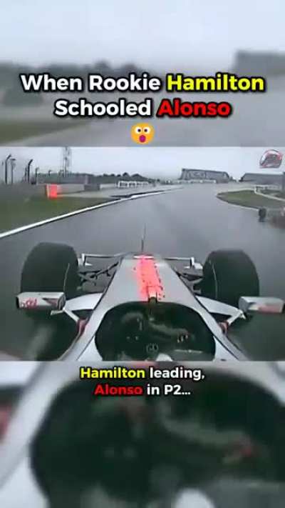 Hamilton novato na chuva era algo que deveria ser estudado, o cara precisou só de uma volta pra sumir na frente do Alonso naquele aguaçeiro que foi Fuji 2007