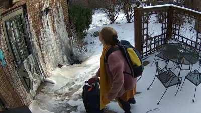 Burst pipe flooded my house while I was on vacation 🤦🏼‍♀️