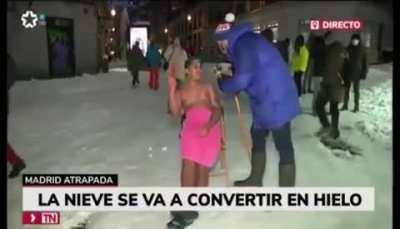Veneco en Madrid - Primer contacto con la nieve