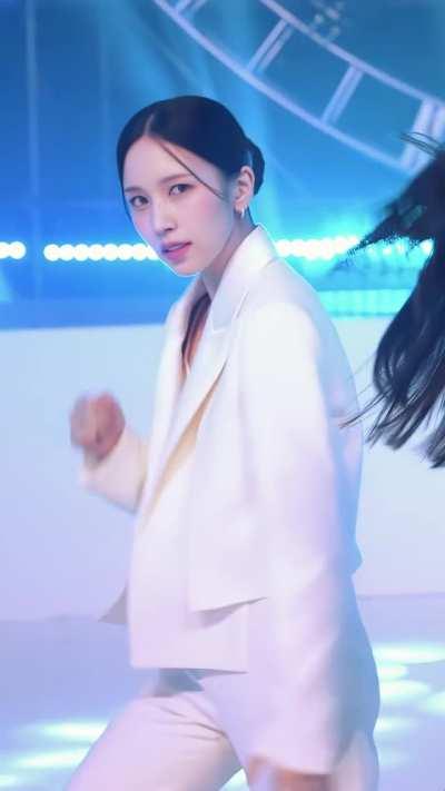 Mina is so hot this cumback