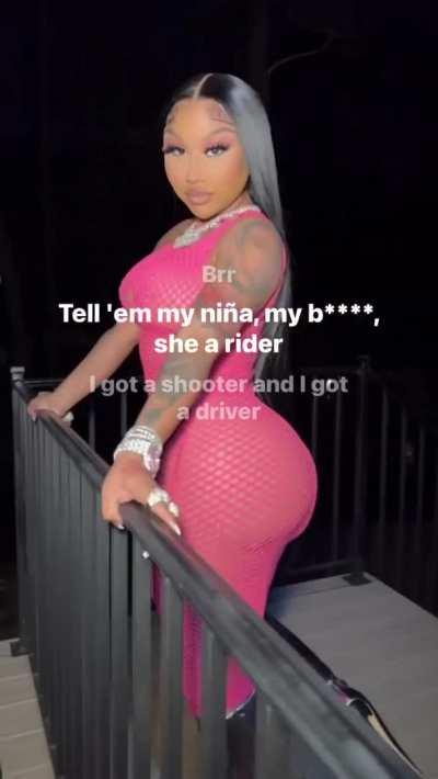 Oooooooowwwee she's different 🍑