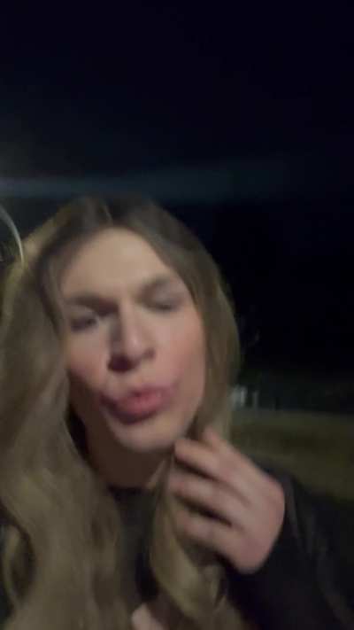 Love it when guys stop and stare 🥰