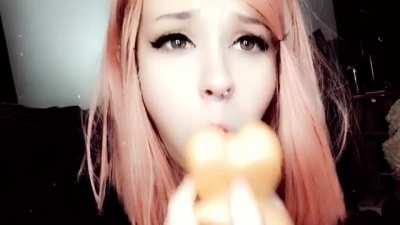 This is a repost but I want everyone who’s new here to see how easily I can take it in my throat 😇🥰 (sound on in the link)